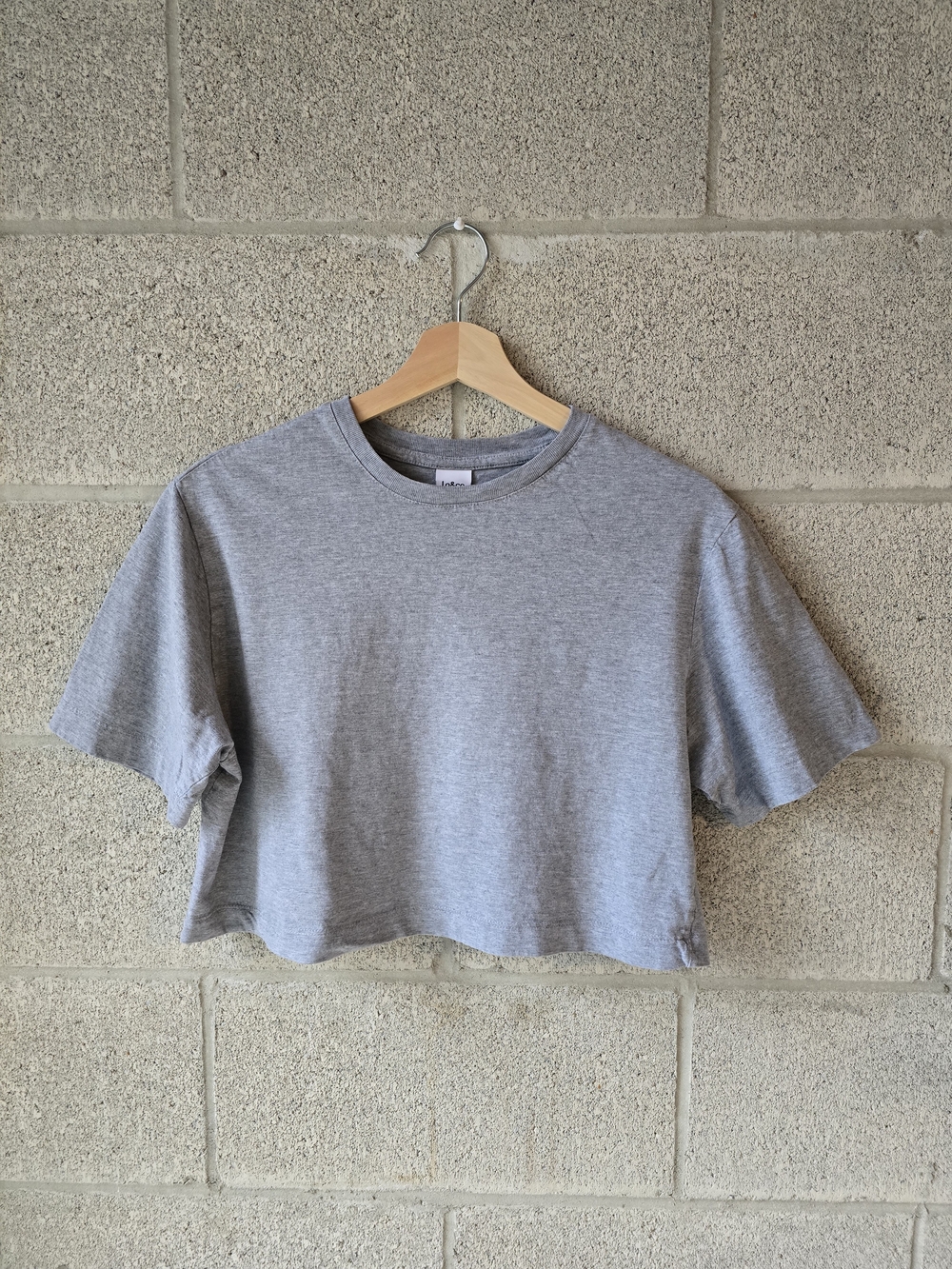 Jo & co Women's Gray Crop Tee